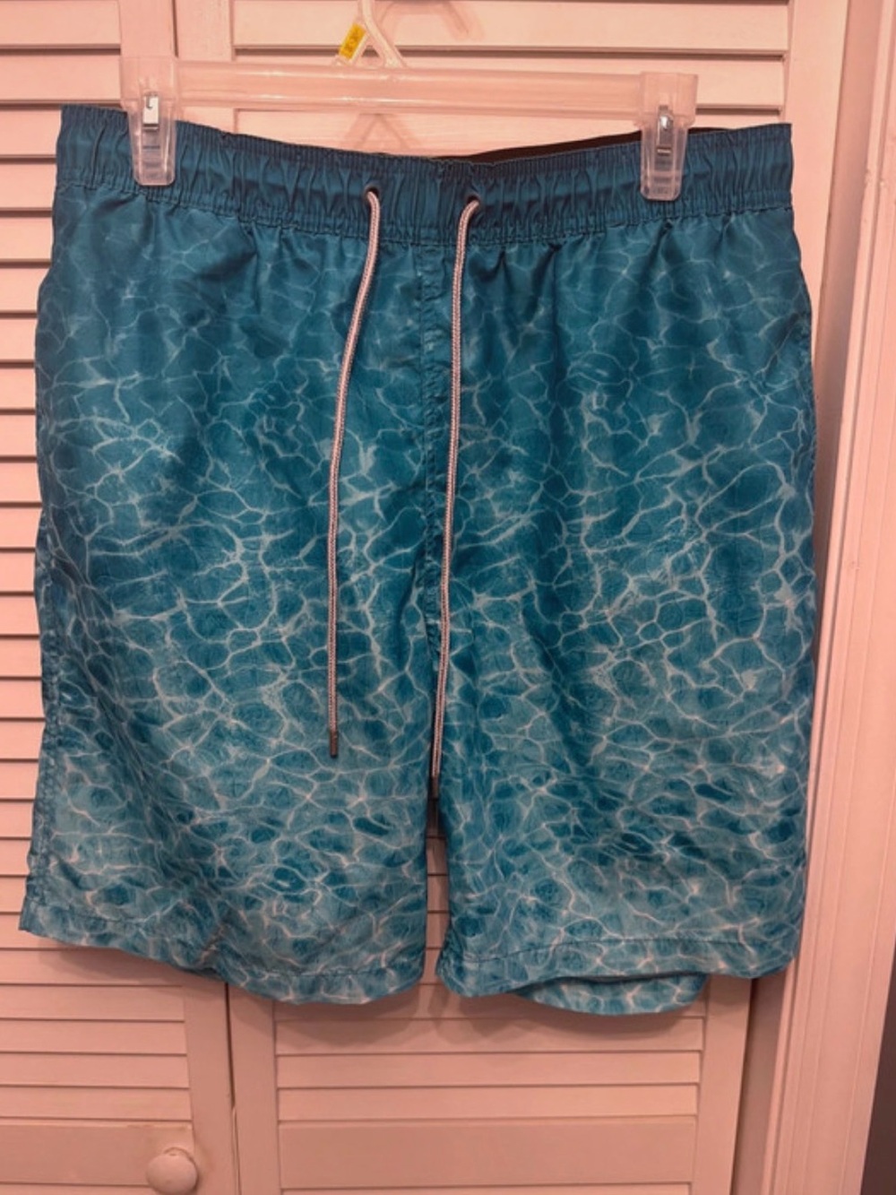 Kirkland Signature Men's Swim Trunks Teal Ocean Wave Water Print Size L
